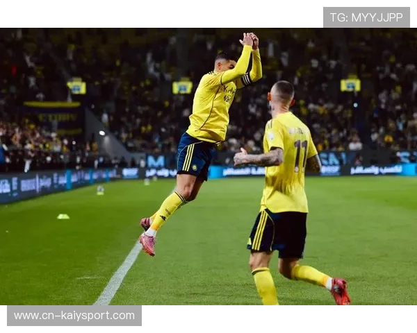 C罗禁区内凌空抽射，胜利破门如愿，c罗禁区摔倒